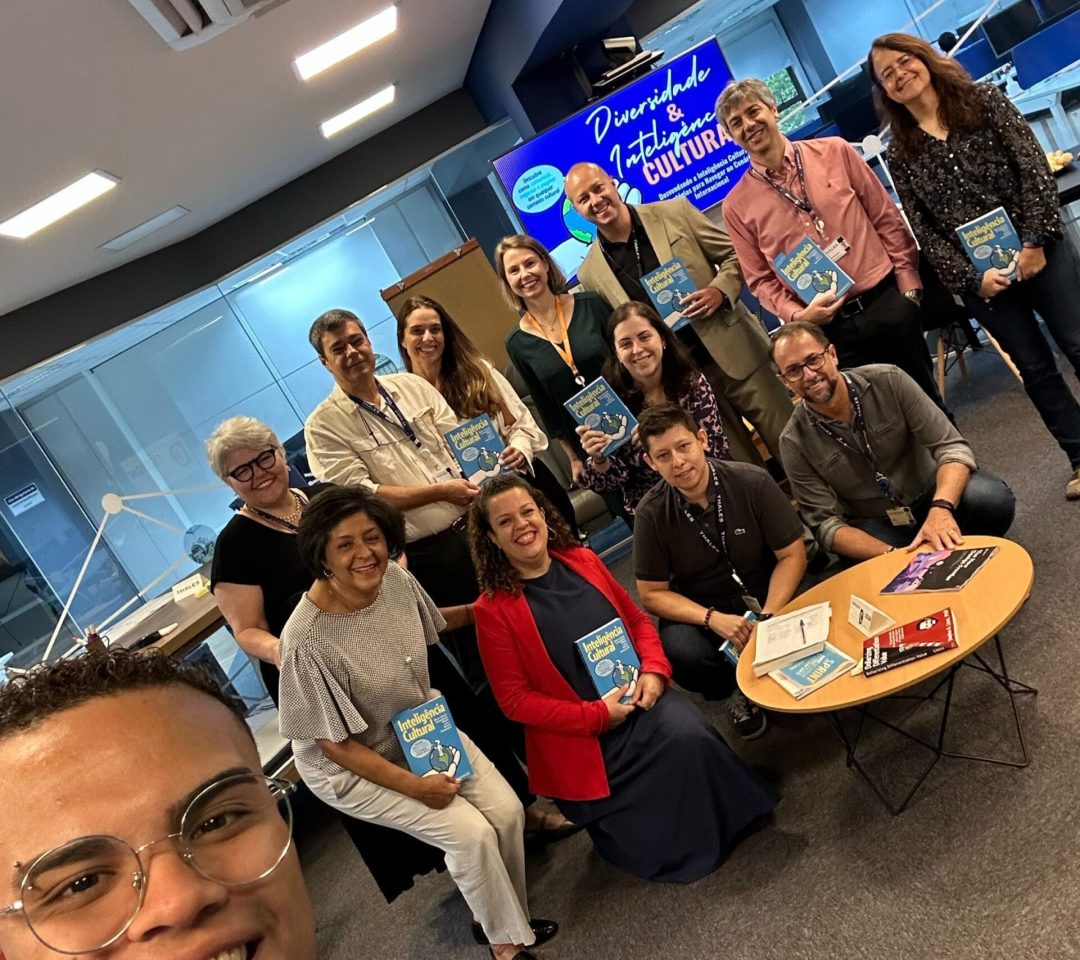 Treinamento em inteligência cultural na Thales